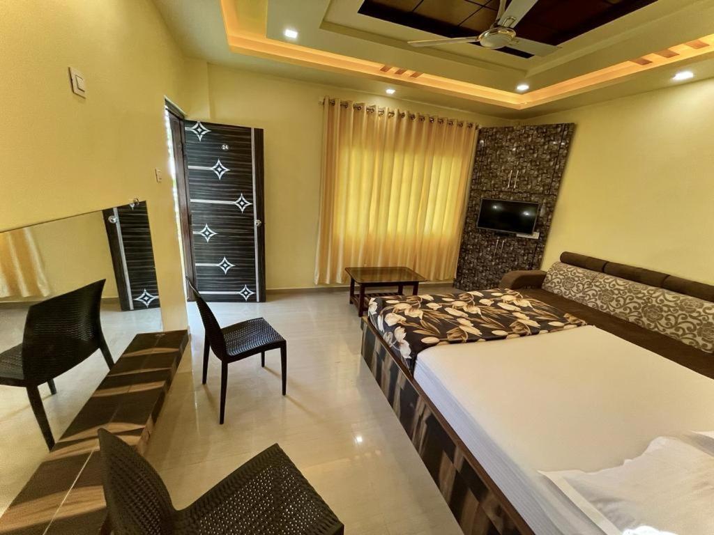 Hotel Saptarang Residency Panhala Luaran gambar