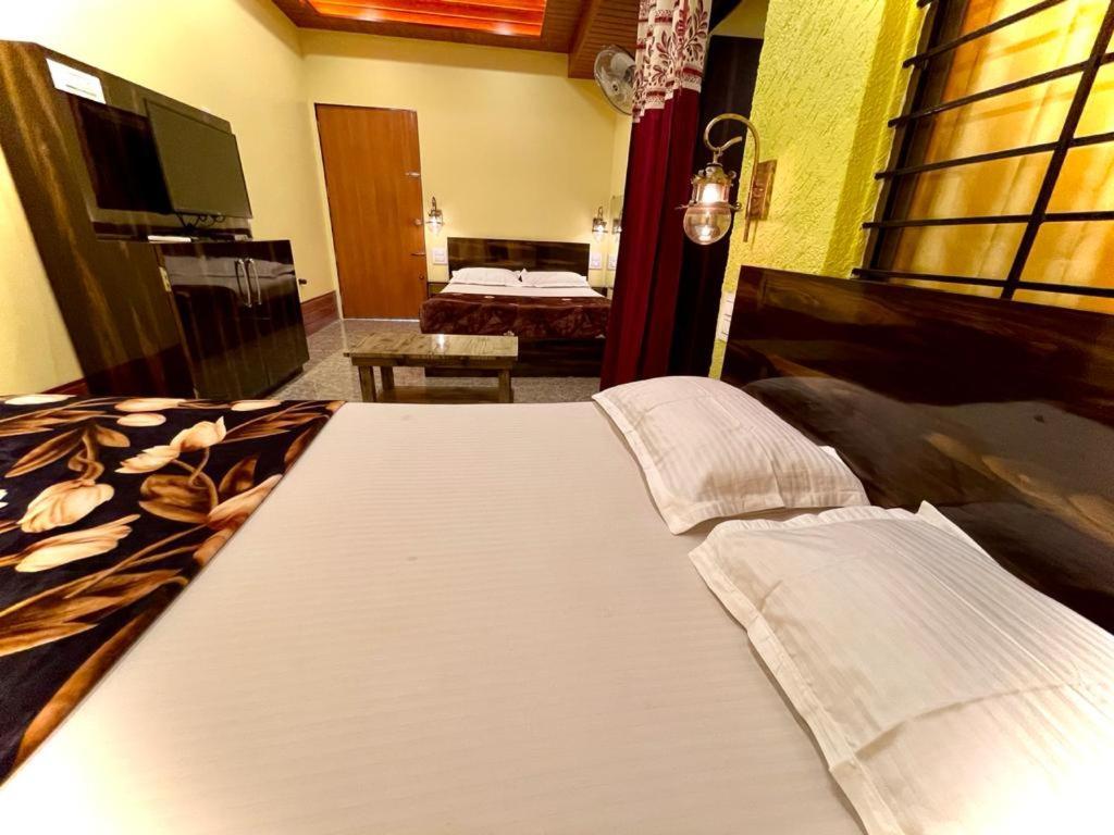 Hotel Saptarang Residency Panhala Luaran gambar