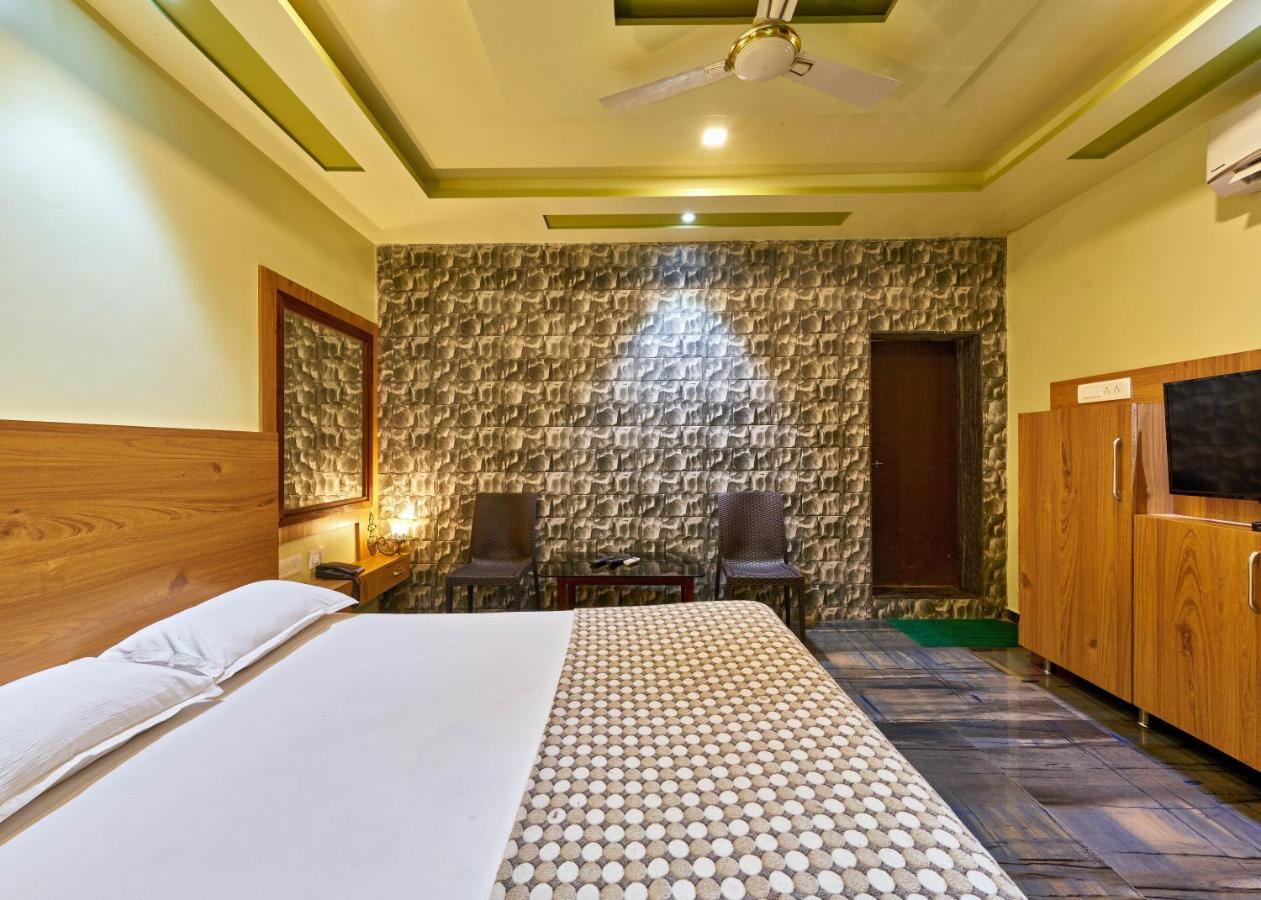 Hotel Saptarang Residency Panhala Luaran gambar