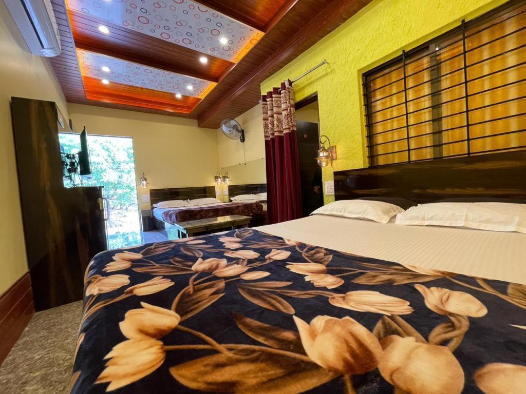 Hotel Saptarang Residency Panhala Luaran gambar