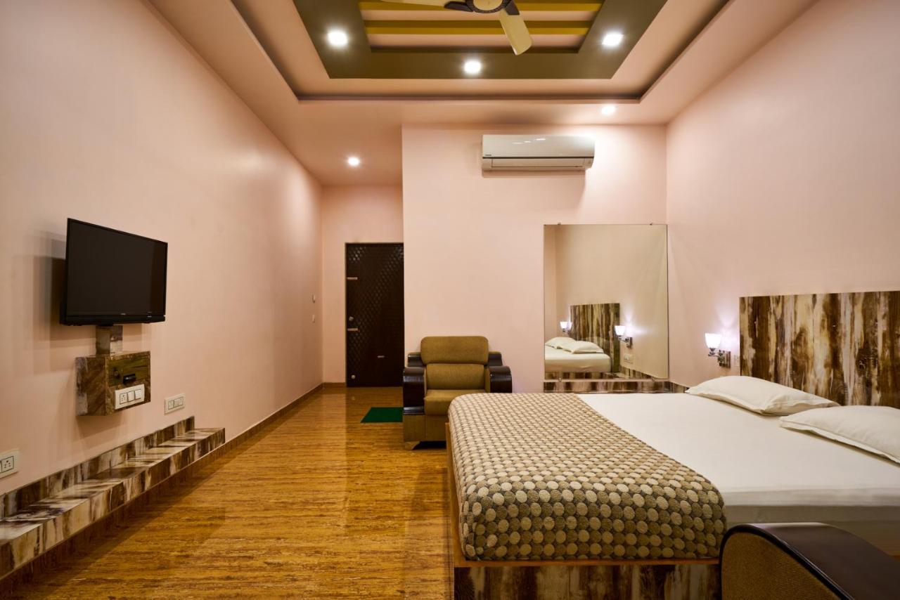 Hotel Saptarang Residency Panhala Luaran gambar