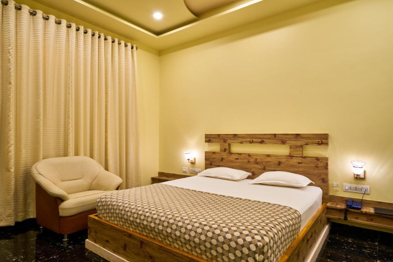 Hotel Saptarang Residency Panhala Luaran gambar