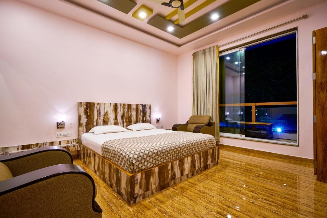 Hotel Saptarang Residency Panhala Luaran gambar