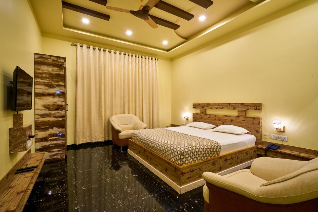 Hotel Saptarang Residency Panhala Luaran gambar