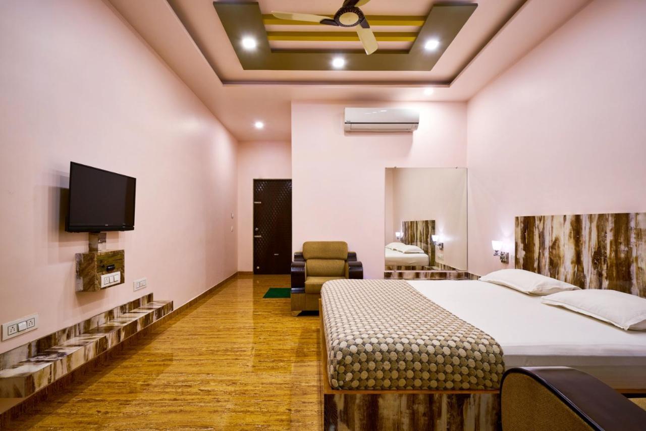 Hotel Saptarang Residency Panhala Luaran gambar